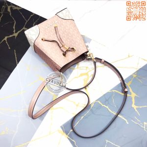 MICHAEL KORS Mercer Gallery Bucket XS (Extra Small) in Signature Ballet