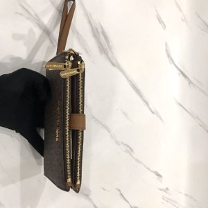 MICHAEL KORS Jet Set Travel Double Zip Wallet Signature Brown