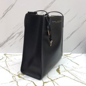 Marc Jacobs Grind Large Tote Bag in Black
