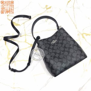 COACH Signature Town Bucket Small in Graphita Wine Black