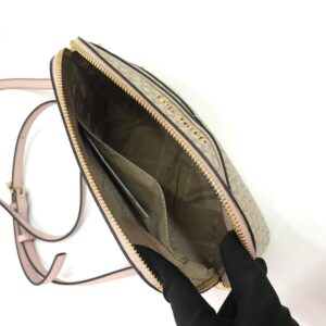 Michael Kors Jet Set Dome Criscros Medium Crossbody in Signature Vanilla Pink