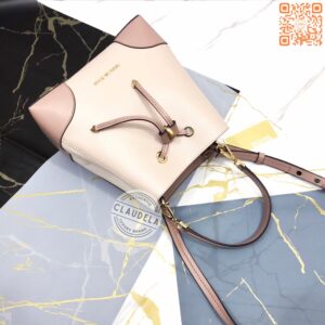 Michael Kors  Mercer Gallery Bucket Small in Soft Pink / Fawn Multi