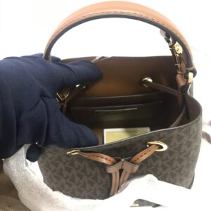Michael Kors Mercer Bucket Small in Signature Brown