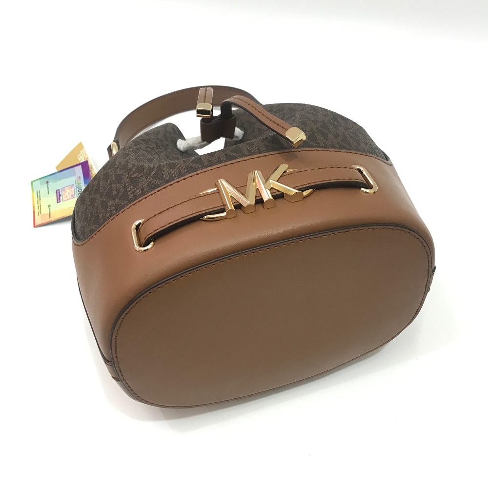 michael_kors_reed_medium_bucket_messenger_in_signature_brown_2.jpeg