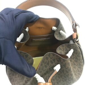 Michael Kors Reed Medium Bucket Messenger in Signature Brown