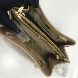 MICHAEL KORS Teagan Small Messenger in Signature Brown / Bisque